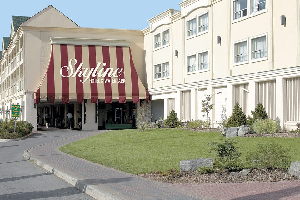 Skyline Hotel And Waterpark Falls Avenue Resort Niagara